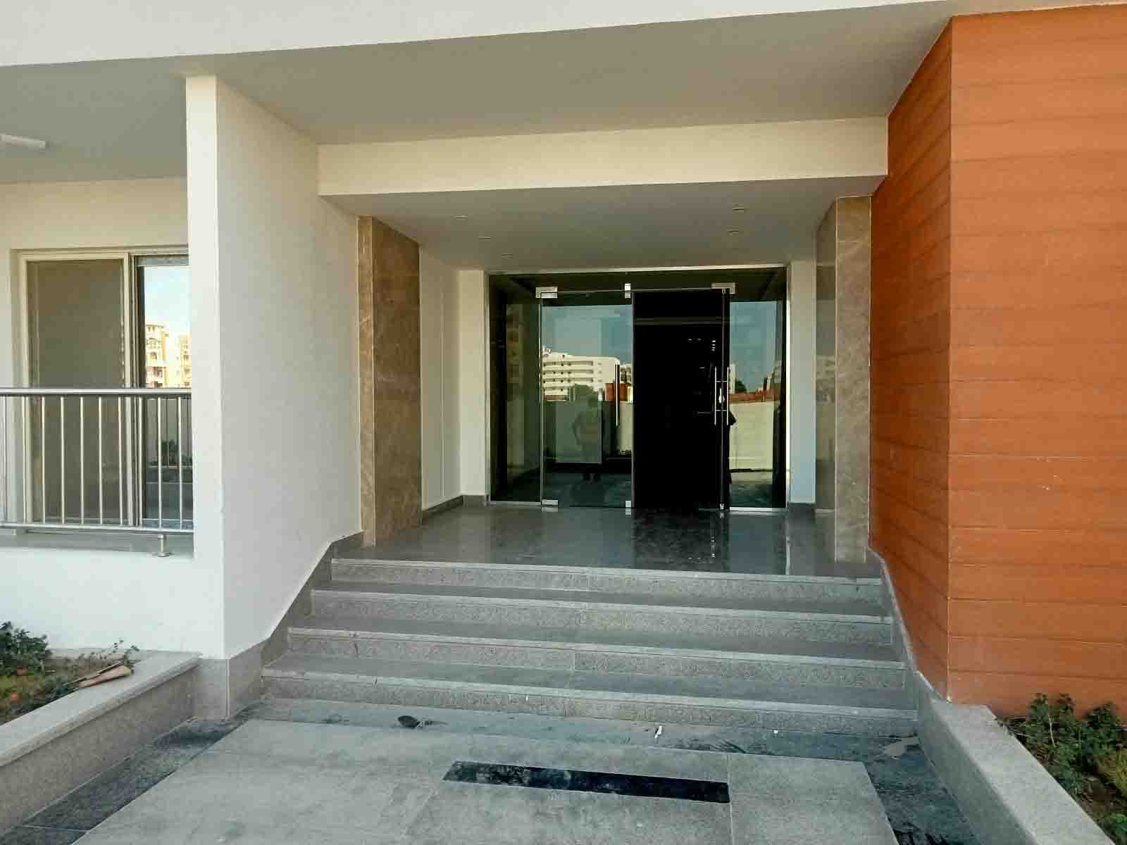 Compound entrance finishing – Apartments for sale in Hurghada